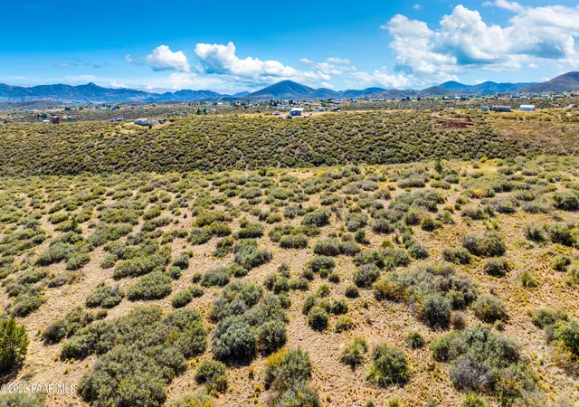5th image of 18 E Wolf Rd, Dewey Humboldt, AZ 86327 | MLS# 1059903