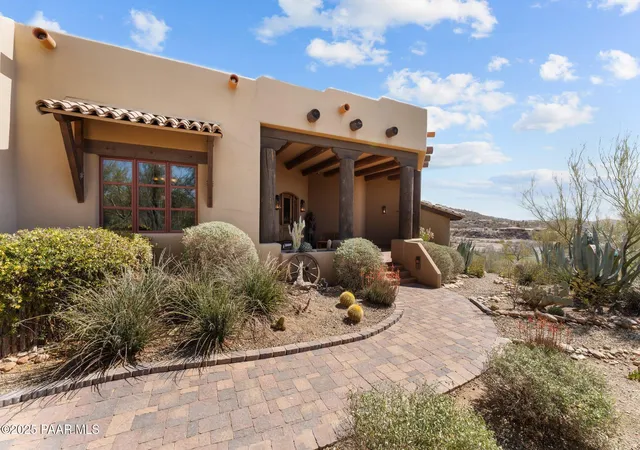 Photo 2 of Single family home for sale at 850 W Tellier Trl, Wickenburg, AZ 85390 | MLS# 1071439 | Listing updated on 2026-08-03