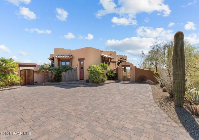 Photo 2 of Single family home for sale at 850 W Tellier Trl, Wickenburg, AZ 85390 | MLS# 1071439 | Listing updated on 2026-08-03