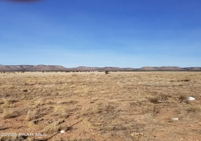 Photo 1 of Sale Pending at 3124 W Malapai Rd, Paulden, AZ 86334 | MLS# 1070349 | Listing updated on 2026-10-15