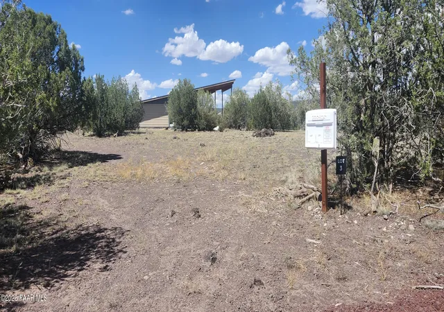 2nd image of 411 W Edgewood Dr, Williams, AZ 86046 | MLS# 1072548