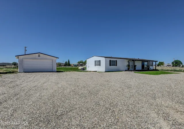 1st image of 22420 N Malapai Ridge Rd, Paulden, AZ 86334 | MLS# 1073227