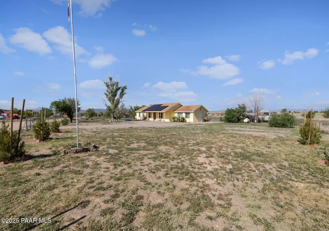 4th image of 25820 N Poppy Dr, Paulden, AZ 86334 | MLS# 1073301