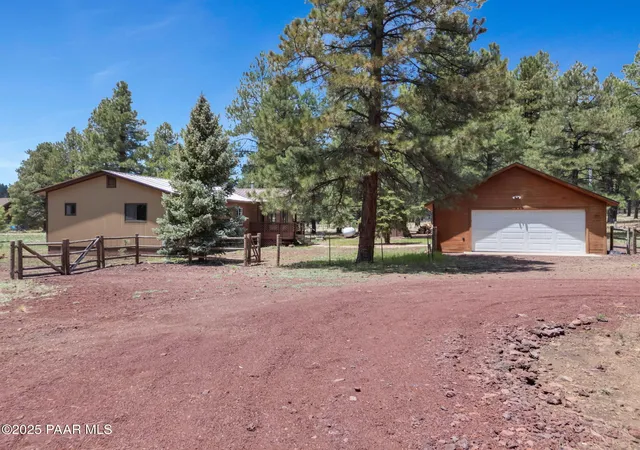 2nd image of 12778 E Larkspur Ln, Parks, AZ 86018 | MLS# 1073997