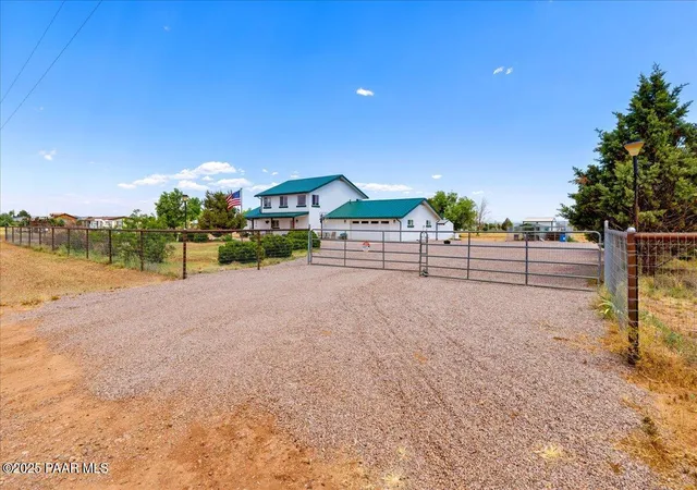 2nd image of 1415 W Ranch House Rd, Paulden, AZ 86334 | MLS# 1074061