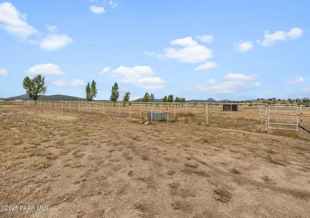 4th image of 21625 N Antelope Rd, Paulden, AZ 86334 | MLS# 1075018