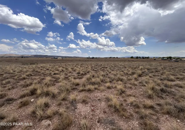 1st image of 00 N Sweet Pea Bud Ln, Paulden, AZ 86334 | MLS# 1075947