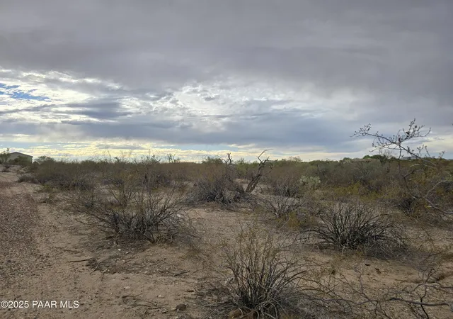 Photo 3 of Land for sale at 35525 Antelope Crk Rd, Wickenburg, AZ 85390 | MLS# 1076125 | Listing updated on 2025-09-03