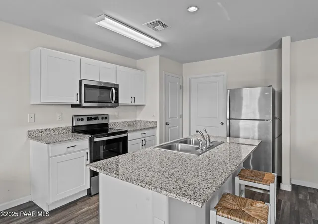 Homes for sale in Wickenburg, AZ | 605 Vista Ridge Court, Wickenburg, AZ 85390 | MLS# 1076346