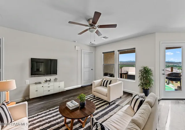 Homes for sale in Wickenburg, AZ | 605 Vista Ridge Court, Wickenburg, AZ 85390 | MLS# 1076346