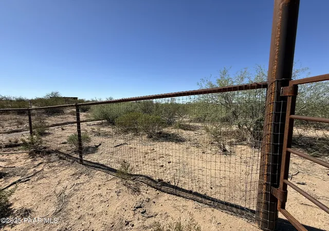 22nd image of Xx00 W Saguaro Hill Trl, Congress, AZ 85332 | MLS# 1076359