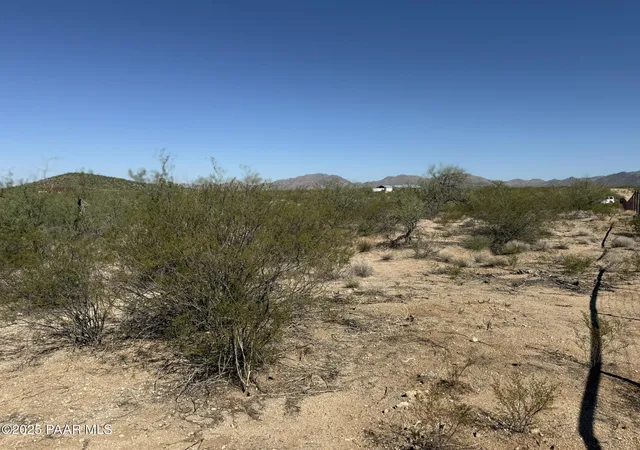 3rd image of Xx00 W Saguaro Hill Trl, Congress, AZ 85332 | MLS# 1076359