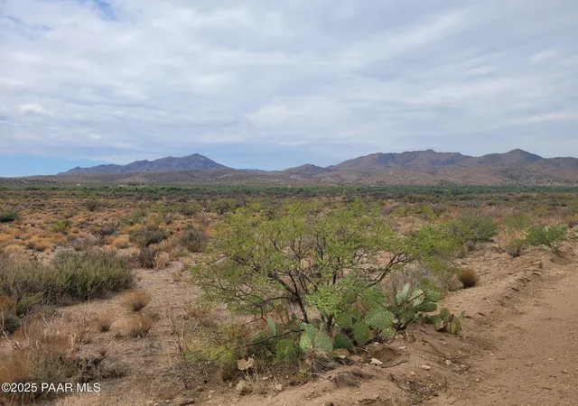 1st image of Lots 40&41 W Traveler Way, Congress, AZ 85332 | MLS# 1076461