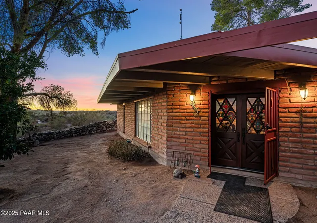 Photo 4 of Single family home for sale at 590 N Constellation Rd, Wickenburg, AZ 85390 | MLS# 1077316 | Listing updated on 2026-02-02