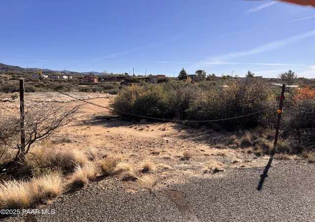 4th image of 8565 S Donegal Dr, Kirkland, AZ 86332 | MLS# 1078317