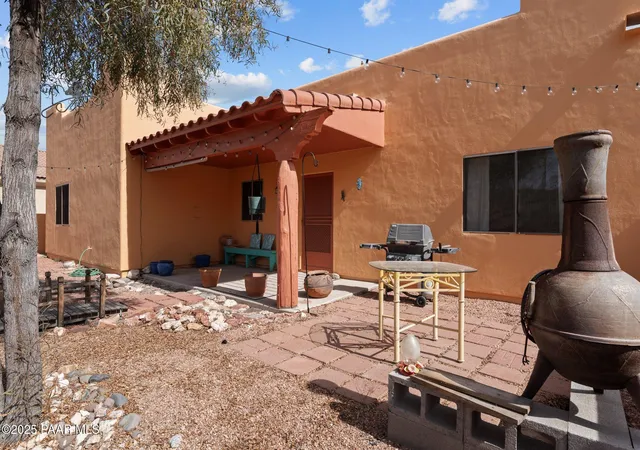 Photo 2 of Single family home for sale at 640 Desert Cyn Rd, Wickenburg, AZ 85390 | MLS# 1078724 | Listing updated on 2026-01-13