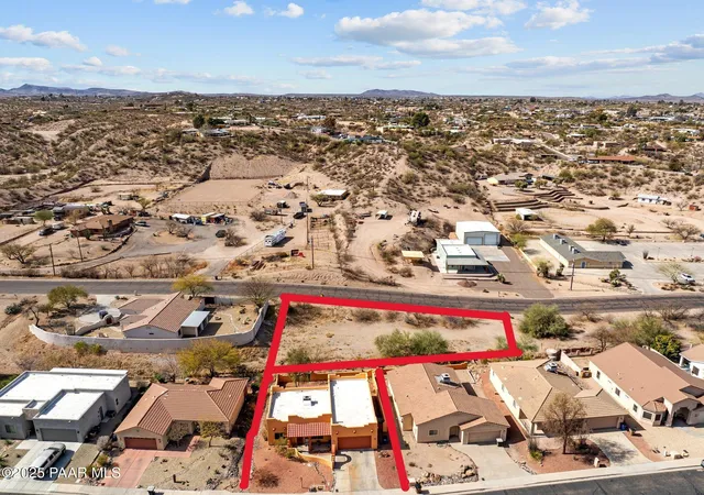 Photo 3 of Single family home for sale at 640 Desert Cyn Rd, Wickenburg, AZ 85390 | MLS# 1078724 | Listing updated on 2026-01-13
