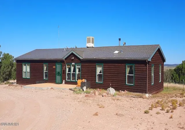 Photo 2 of Manufactured home for sale at 36875 W Aventura Nueva Rd, Seligman, AZ 86337 | MLS# 1079246 | Listing updated on 2026-09-21