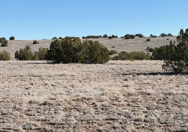 Photo 2 of Land for sale at 522 N Deer Camp Trl, Seligman, AZ 86337 | MLS# 1079725 | Listing updated on 2026-02-26