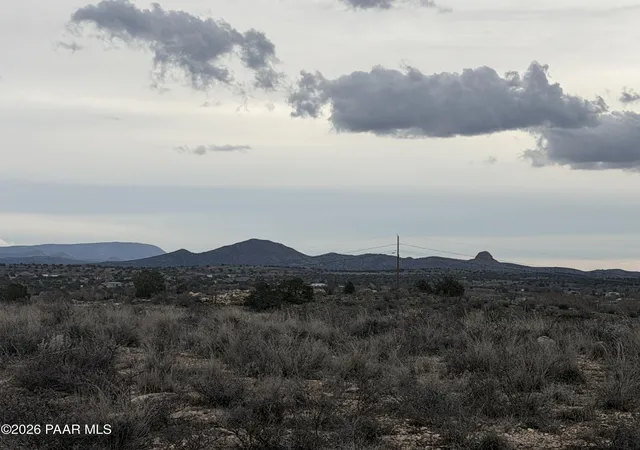 Homes for sale in Paulden, AZ | 25688 N Lopez Dr, Paulden, AZ 86334 | MLS# 1079548