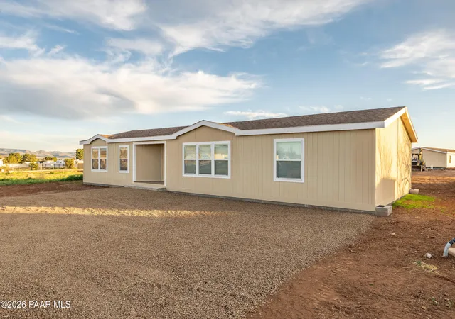 Photo 2 of Manufactured home for sale at 20255 E Stagecoach Trl, Mayer, AZ 86333 | MLS# 1079650 | Listing updated on 2026-09-25