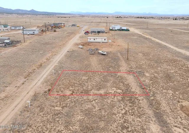 Homes for sale in Paulden, AZ | 390 W Hawaii Rd, Paulden, AZ 86334 | MLS# 1080818