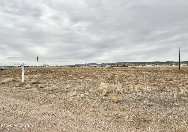 Homes for sale in Paulden, AZ | 360 W Hawaii Rd, Paulden, AZ 86334 | MLS# 1080816