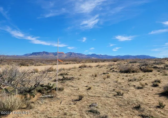 1st image of 44 W Traveler Wy, Congress, AZ 85332 | MLS# 1080250