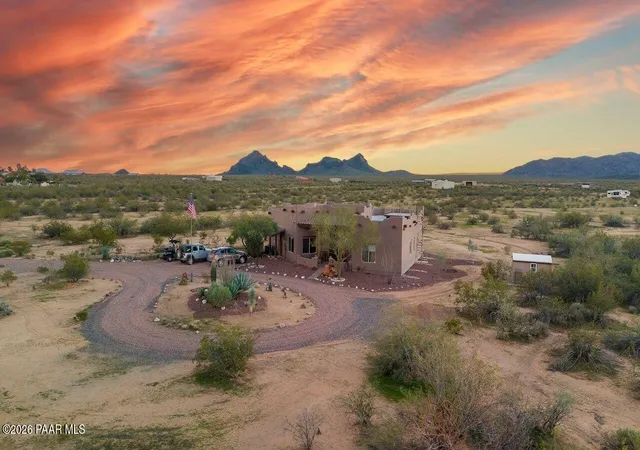 Homes for sale in Aguila, AZ | 48424 N 520Th Ave, Aguila, AZ 85320 | MLS# 1080430