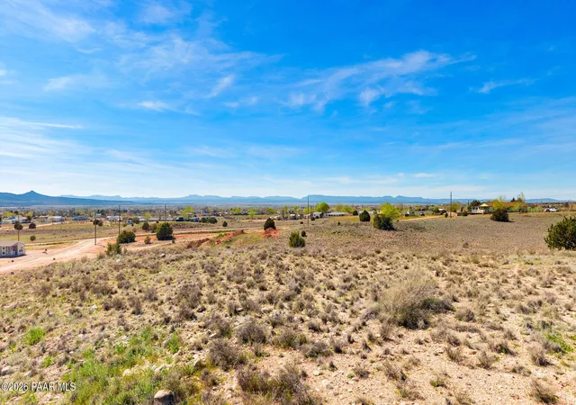 Homes for sale in Paulden, AZ | 25640 N Lopez Dr, Paulden, AZ 86334 | MLS# 1080576