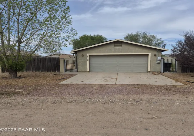 Homes for sale in Paulden, AZ | 24460 N Yosemite St, Paulden, AZ 86334 | MLS# 1081053
