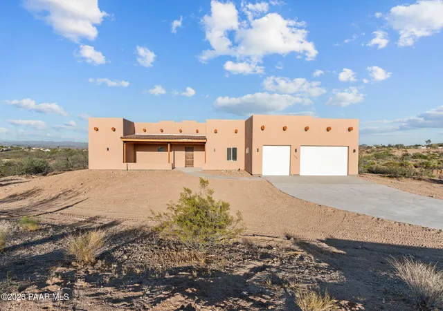 Photo 1 of Single family home for sale at 285 Ironwood Pl, Wickenburg, AZ 85390 | MLS# 1081099 | Listing updated on 2026-06-08