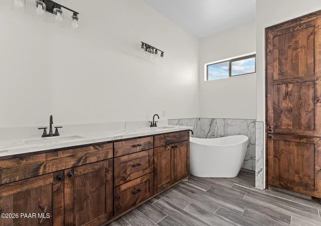 Photo 3 of Single family home for sale at 285 Ironwood Pl, Wickenburg, AZ 85390 | MLS# 1081099 | Listing updated on 2026-06-08