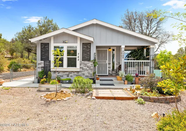 Manufactured home for sale at 742 Topaz Trl, Prescott, AZ 86303 | MLS# 1081442