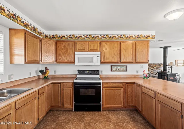 Photo 3 of Single family home for sale at 18420 S Peeples Valley Rd, Peeples Valley, AZ 86332 | MLS# 1081670 | Listing updated on 2026-05-28