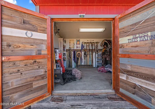Homes for sale in Paulden, AZ | 610 W Valleri Ann Rd, Paulden, AZ 86334 | MLS# 1082212
