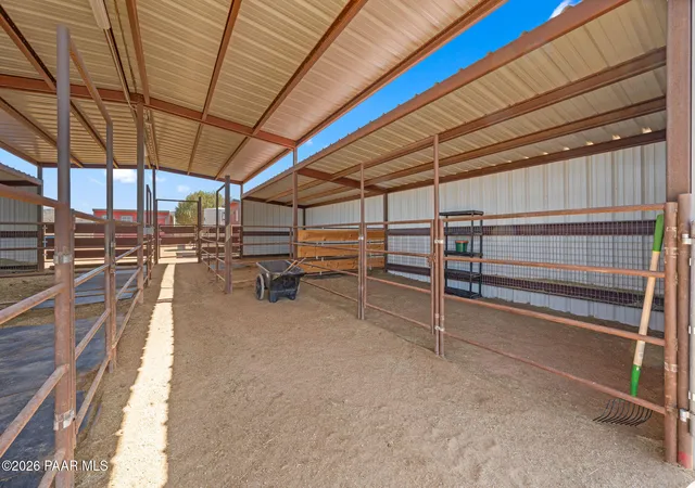 Homes for sale in Paulden, AZ | 610 W Valleri Ann Rd, Paulden, AZ 86334 | MLS# 1082212