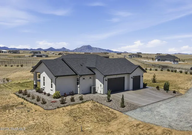 Photo 3 of Single family home for sale at 6925 E Manzella Ct, Prescott Valley, AZ 86315 | MLS# 1082214 | Listing updated on 2026-06-19