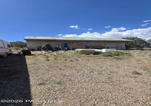 Homes for sale in Paulden, AZ | 2500 W Gunsite Rd, Paulden, AZ 86334 | MLS# 1082174