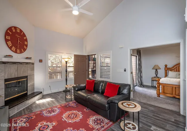 Listing Photo 2 - Condo for sale in building located at 237 Creekside Cir, Prescott, AZ 86303 - Unit #E