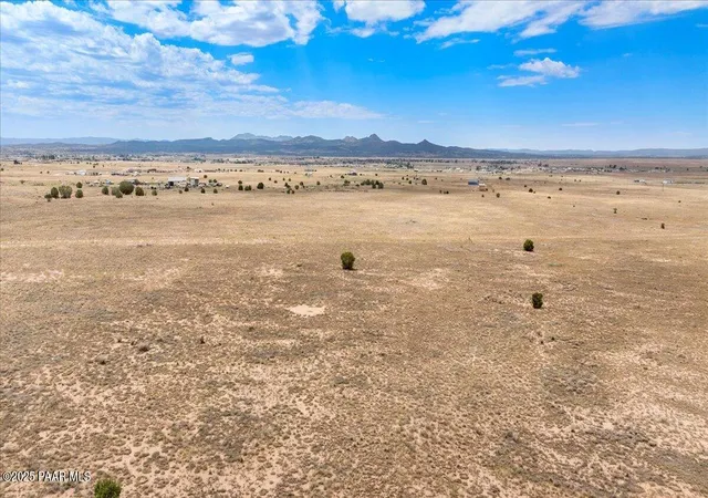 Homes for sale in Paulden, AZ | 3299 W Limestone Dr, Paulden, AZ 86334 | MLS# 1082621
