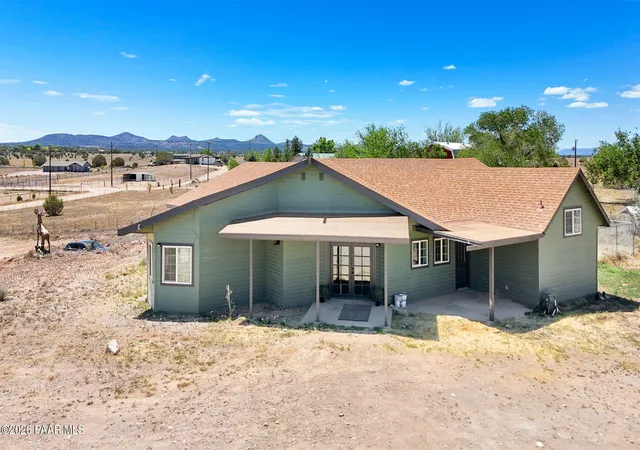 Photo 2 of Single family home for sale at 780 W Willow Wind Trl, Paulden, AZ 86334 | MLS# 1082588 | Listing updated on 2026-09-19