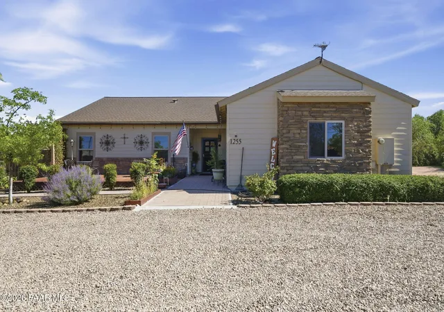 Photo 2 of Single family home for sale at 1255 W Center St, Chino Valley, AZ 86323 | MLS# 1082756 | Listing updated on 2026-08-28