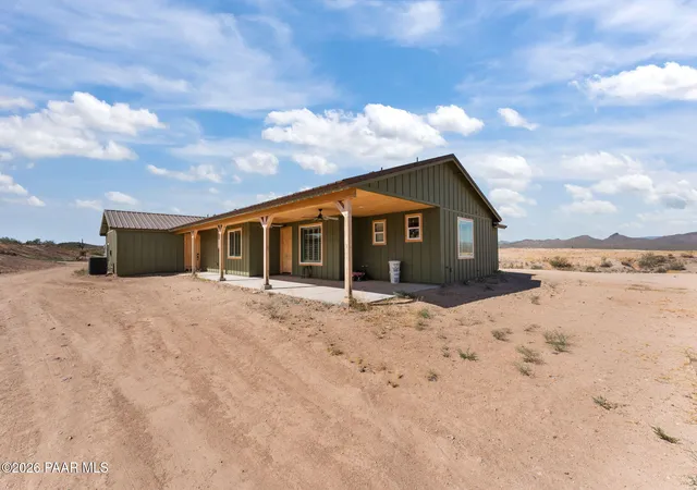 Photo 3 of Single family home for sale at 1755 W Grantham Ranch Rd, Wickenburg, AZ 85390 | MLS# 1082824 | Listing updated on 2026-10-20