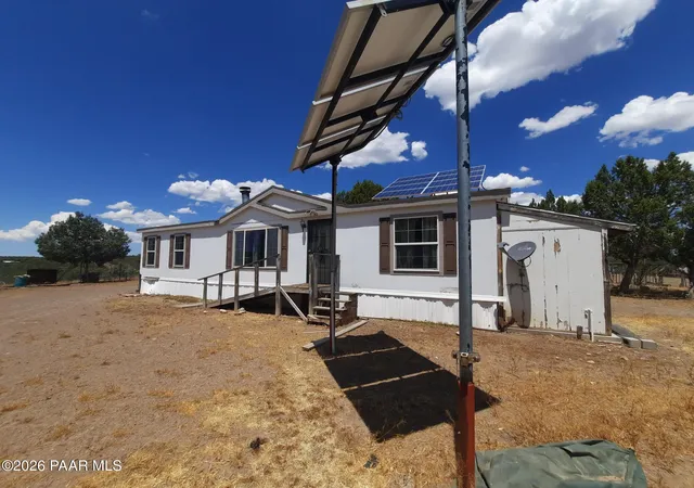 Homes for sale in Seligman, AZ | 44050 W Fort Rock Rd, Seligman, AZ 86337 | MLS# 1082899