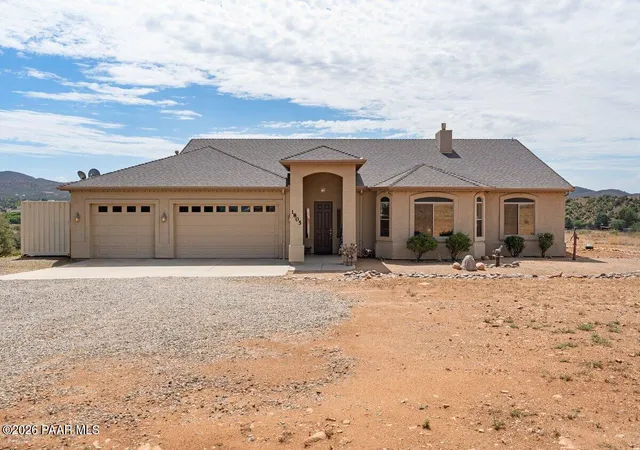 Photo 2 of Sale Pending at 1805 S Crooked H Trl, Humboldt, AZ 86329 | MLS# 1083091 | Listing updated on 2026-09-13