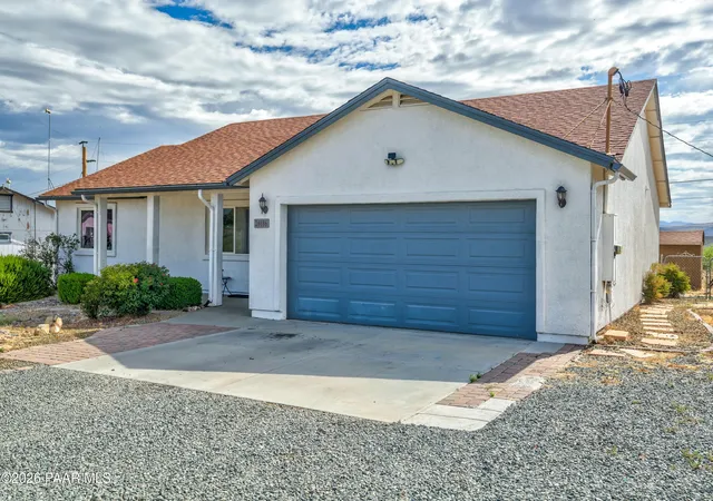 Homes for sale in Mayer, AZ | 20186 E Cedar Canyon Dr, Mayer, AZ 86333 | MLS# 1083187