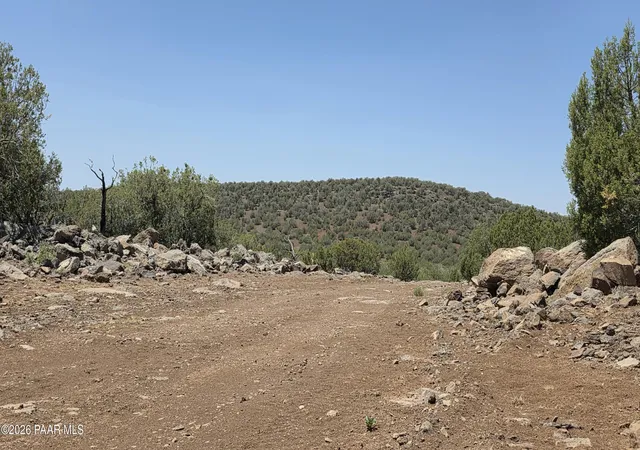 24th image of 1026 Sw Qt Arco Pipeline, Seligman, AZ 86046 | MLS# 1083126
