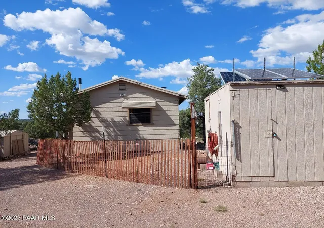 Homes for sale in Seligman, AZ | 57602 N Hermana Ln, Seligman, AZ 86337 | MLS# 1083152