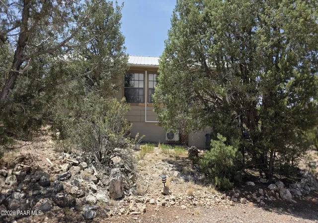 Homes for sale in Seligman, AZ | 57602 N Hermana Ln, Seligman, AZ 86337 | MLS# 1083152